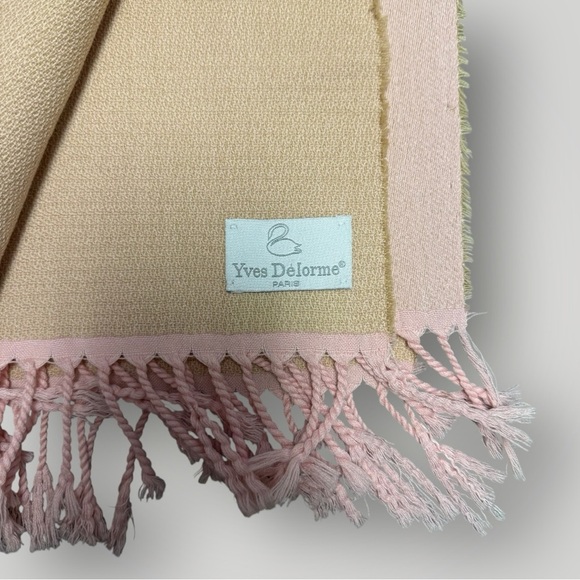 Yves Delorme Paris Wool Throw Blanket Blush Pink Luxury Baroque Pattern & Fringe - Picture 2 of 5